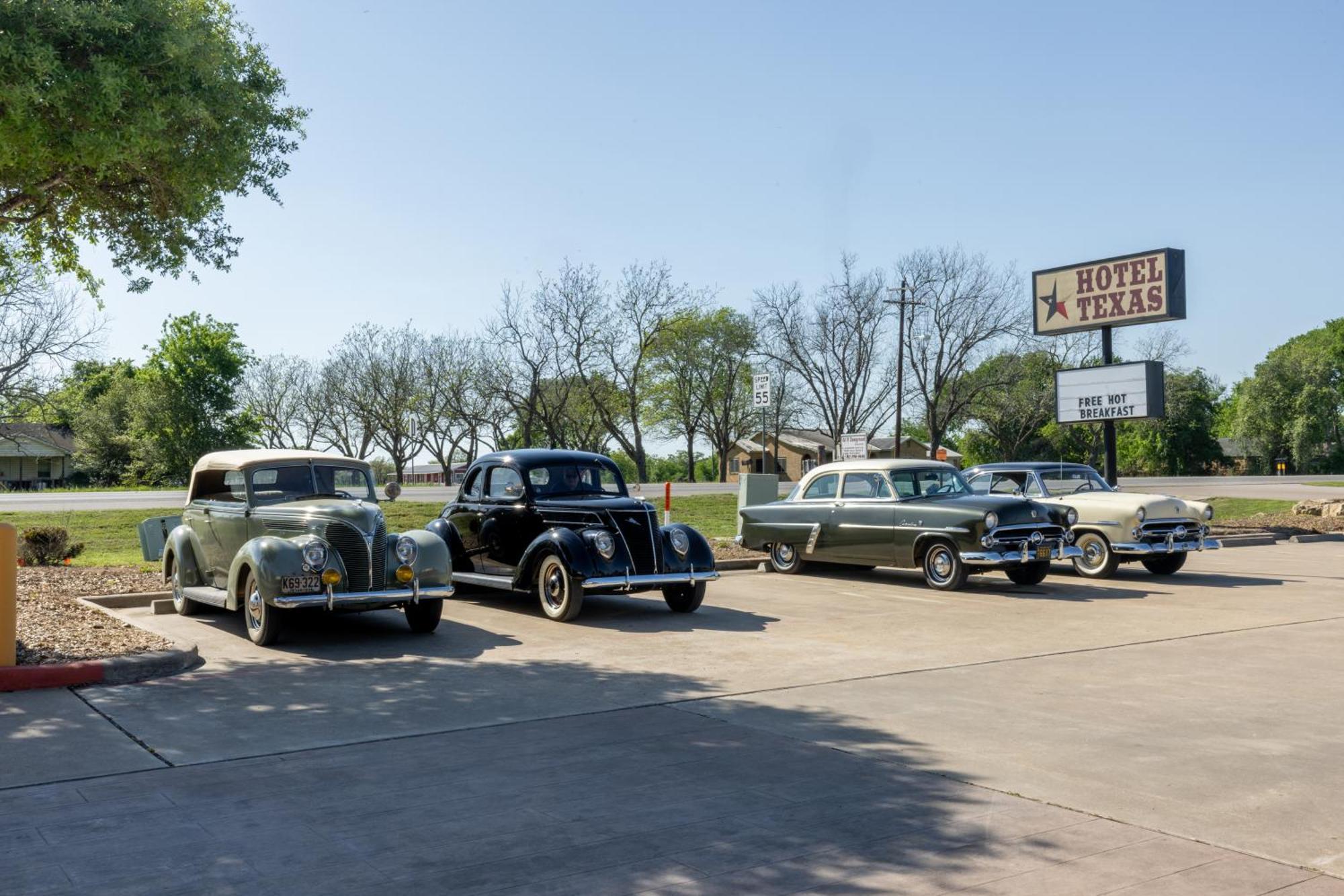 Hotel Texas Hallettsville Exterior photo